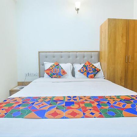 Fabexpress De Classio With Pool - Nr Candolim Beach Hotel Екстериор снимка