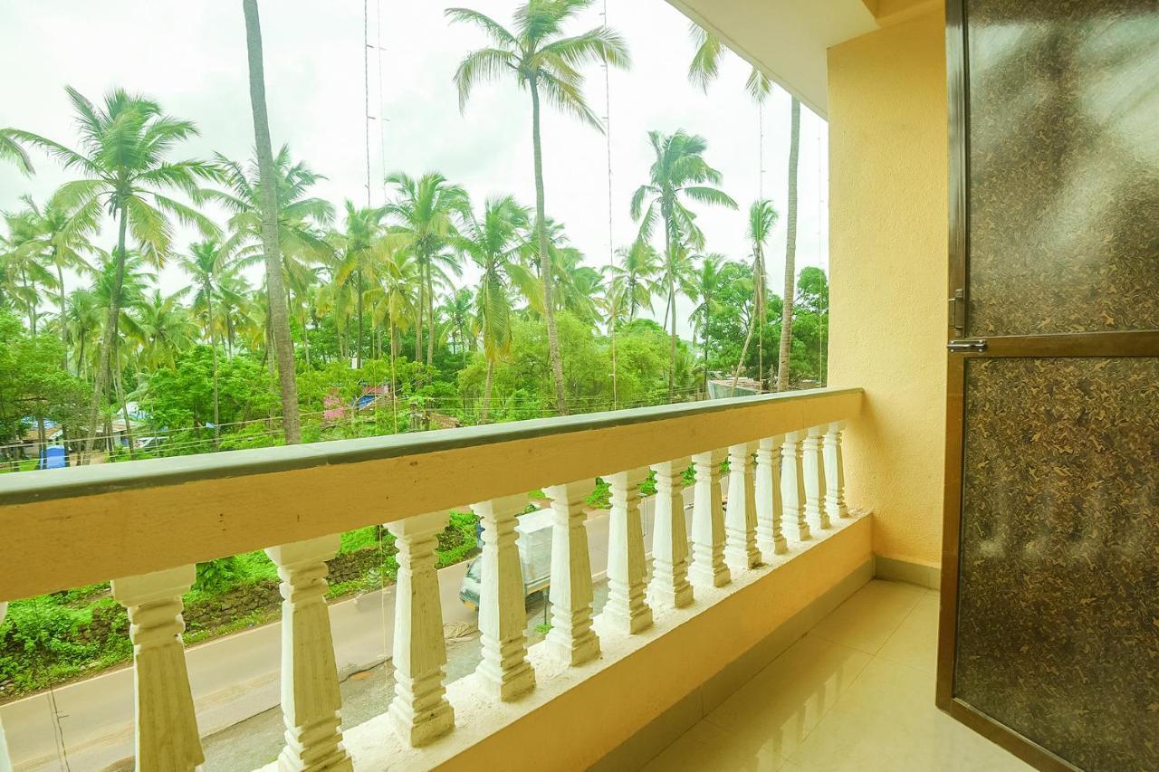 Fabexpress De Classio With Pool - Nr Candolim Beach Hotel Екстериор снимка