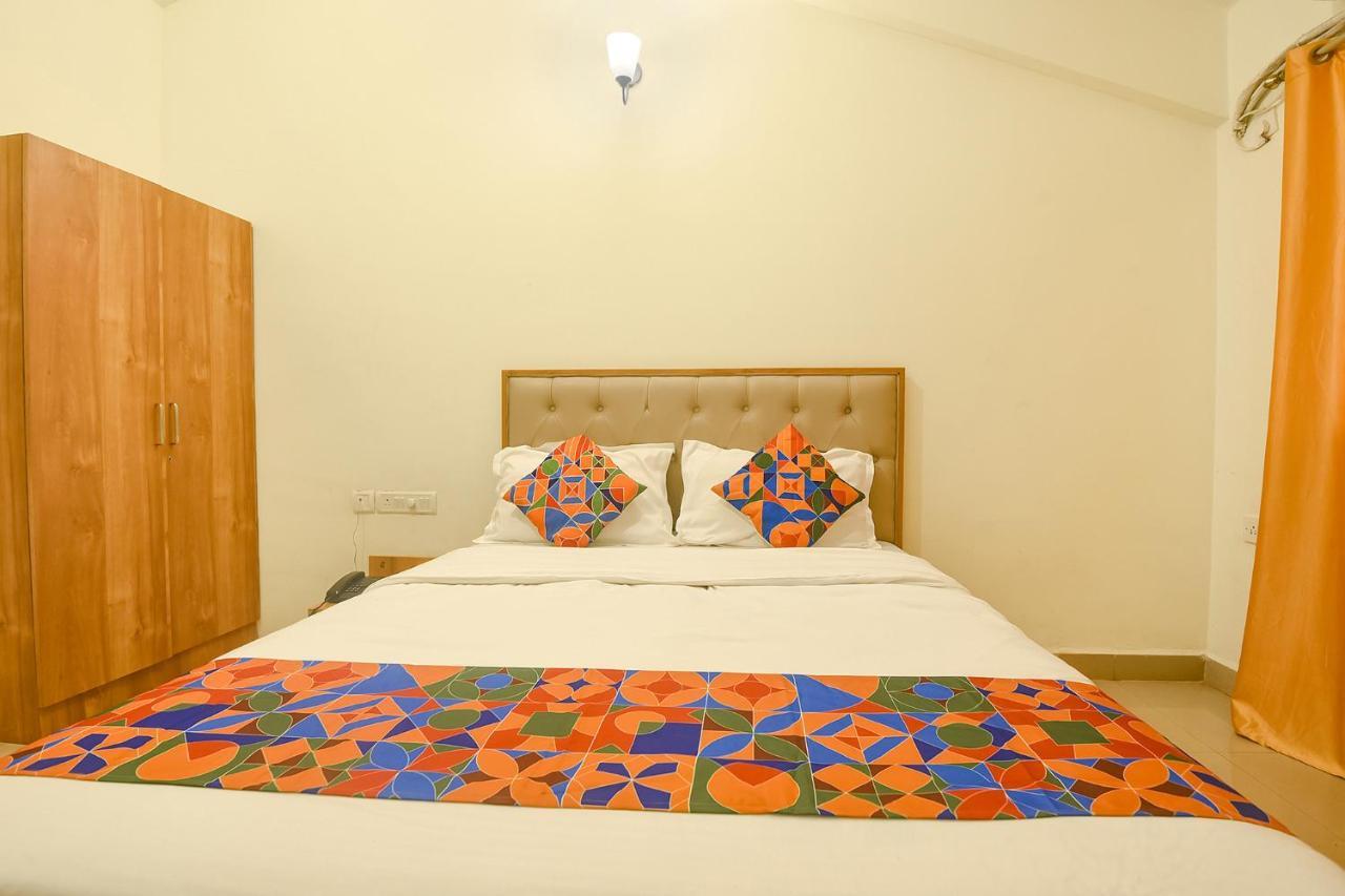 Fabexpress De Classio With Pool - Nr Candolim Beach Hotel Екстериор снимка
